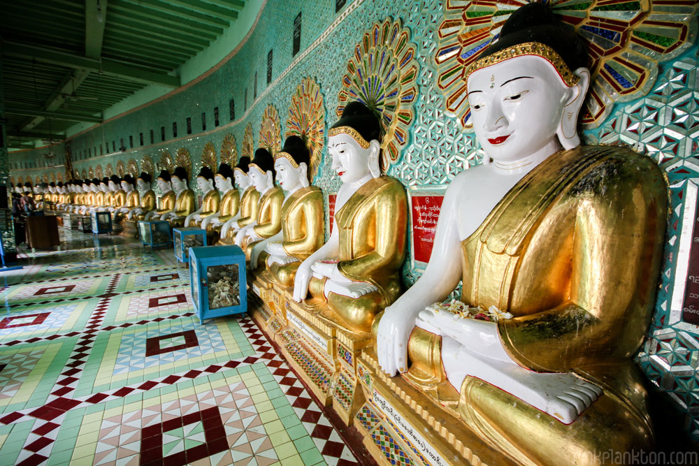 ‪Mahamuni Buddha Temple‬ in Mandalay, Myanmar