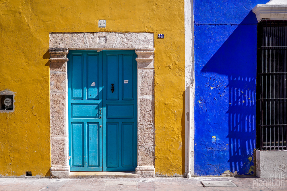 colorful buildings and doorway in Campeche