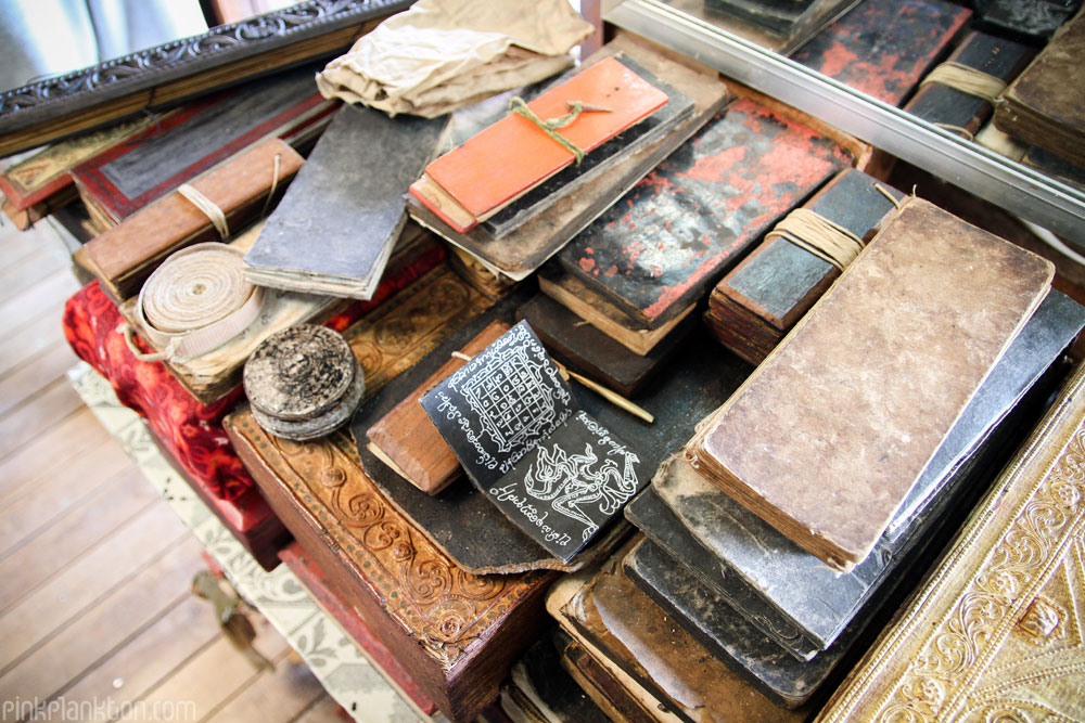 old Burmese Buddhist scripts