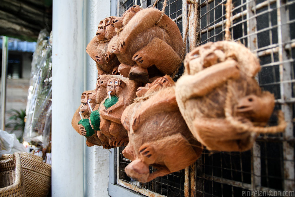 coconut carving souvineers