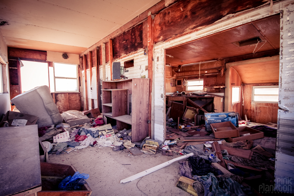 Bombay Beach abandoned trailer