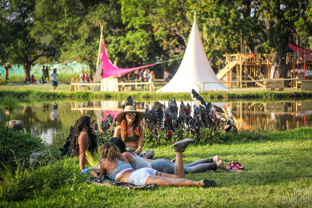 Festival Ometeotl girls relaxing