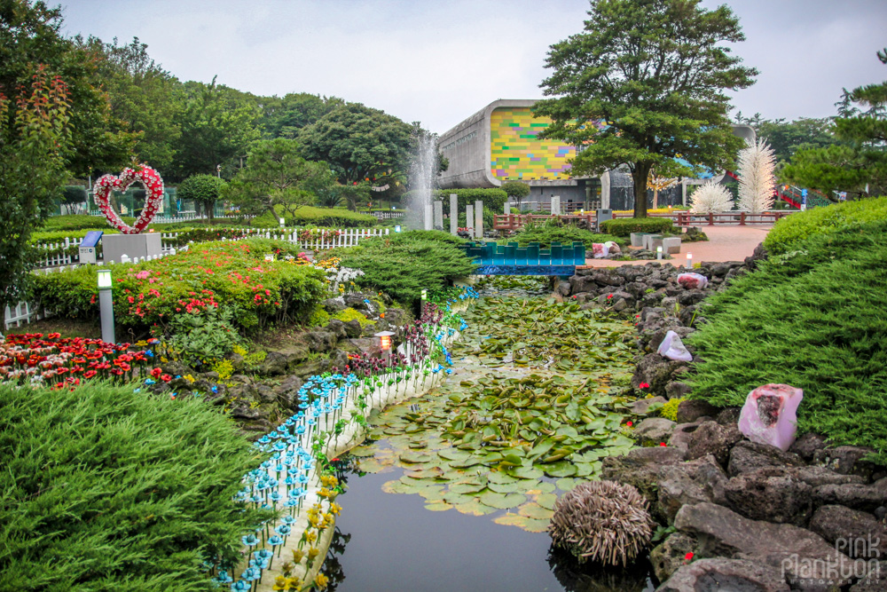 South Korea's Jeju Glass Castle