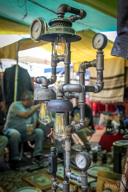 antique clock light in Mercado La Lagunilla in Mexico City