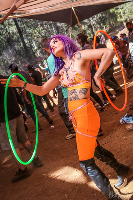 hula hooper at Festival Psycristrance