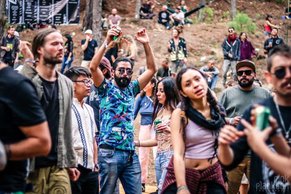 crowd dancing at Festival Psycristrance