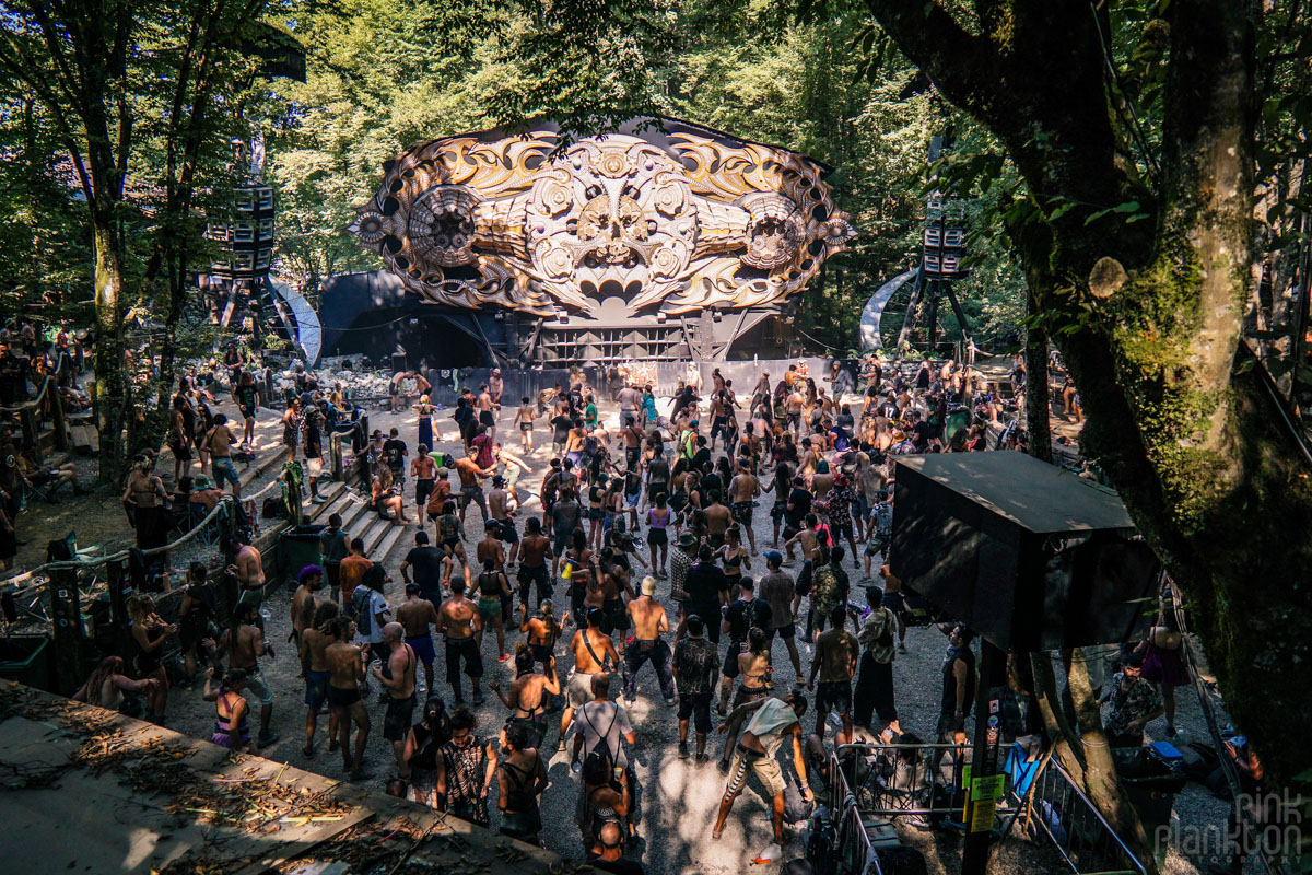 Crowd at the Hive Stage at Modem Festival